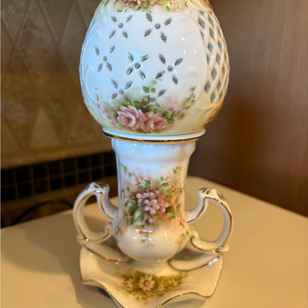 Vintage Cracker Barrel Floral Ceramic Oil Lamp with Pink Roses - Picture 2 of 6
